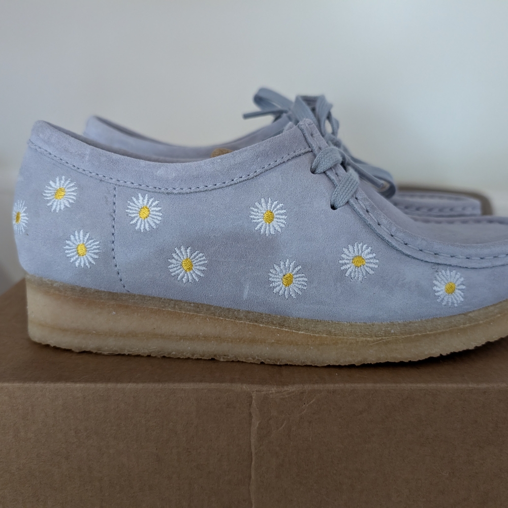 Clarks Wallabee Daisy Suede Shoes - Picture 2 of 7